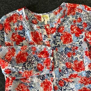 Fig and Flower Red Blue Floral Tunic Top Womens Medium 3/4 Sleeve Button Front